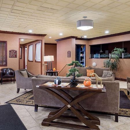 Quality Inn And Suites Fairgrounds - Syracuse Seneca Knolls Exterior photo