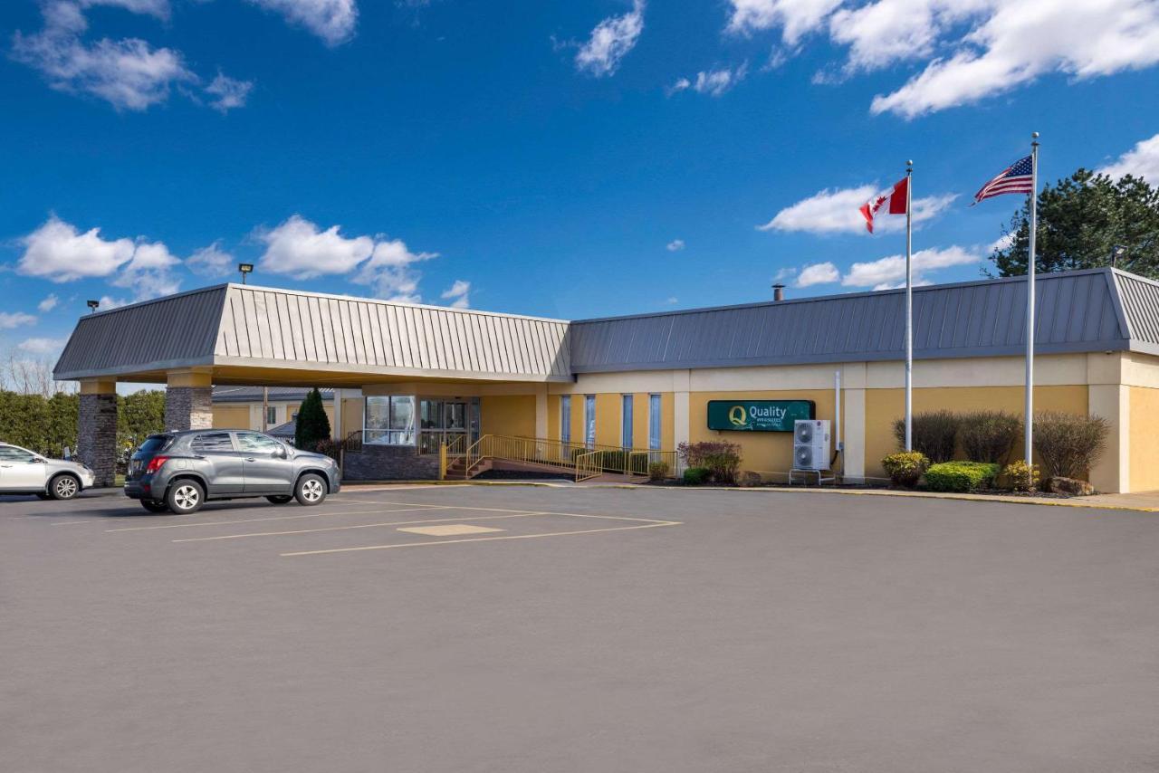 Quality Inn And Suites Fairgrounds - Syracuse Seneca Knolls Exterior photo